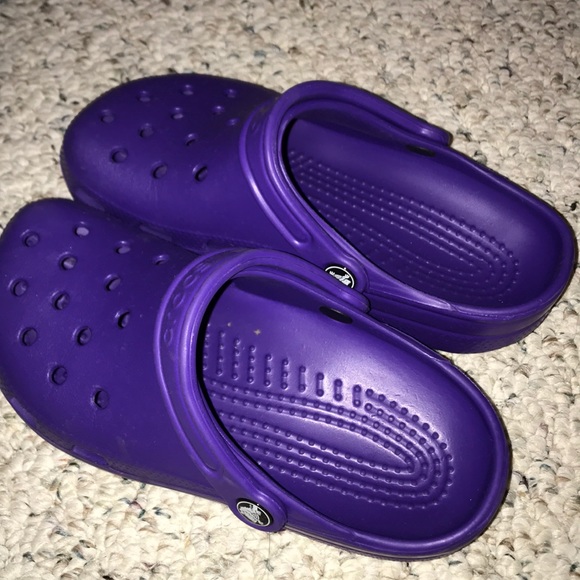 dark purple crocs